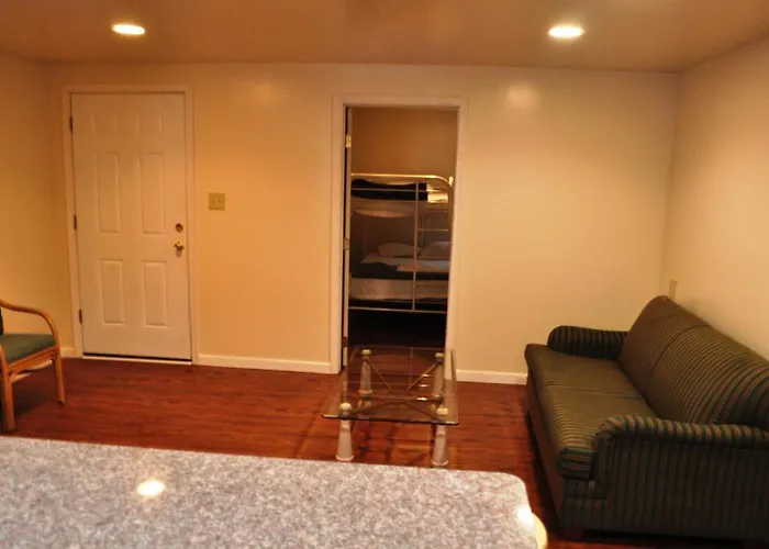 South Wind Apartment *